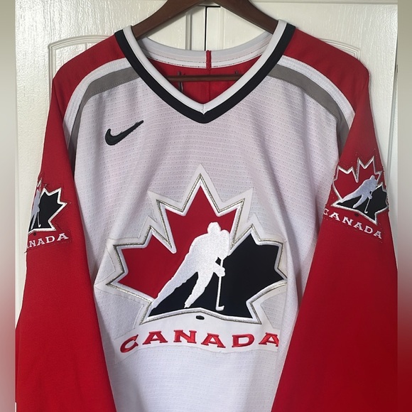 Nike Team Canada Olympic Hockey Jersey Red and White Men’s Sz L - Picture 3 of 5